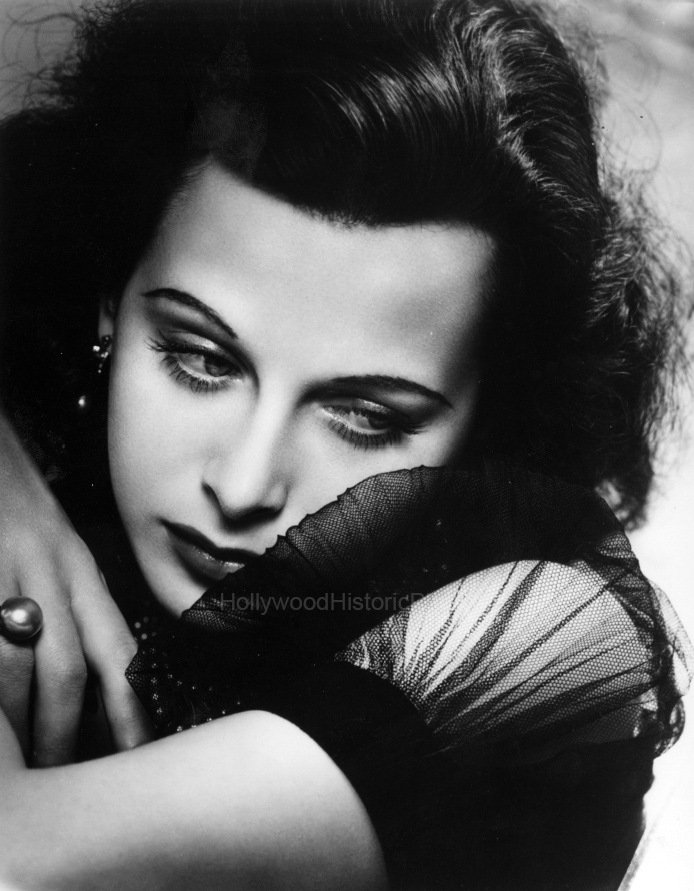 1939 Photo shoot MGM wm.jpg
